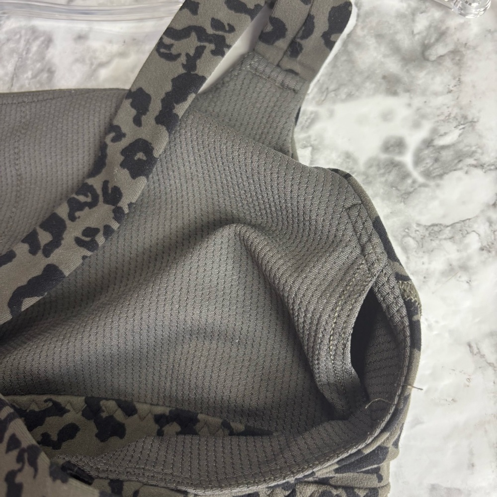 Athleta WARRIOR LONGLINE PRINTED BRA Leopard - Picture 5 of 5